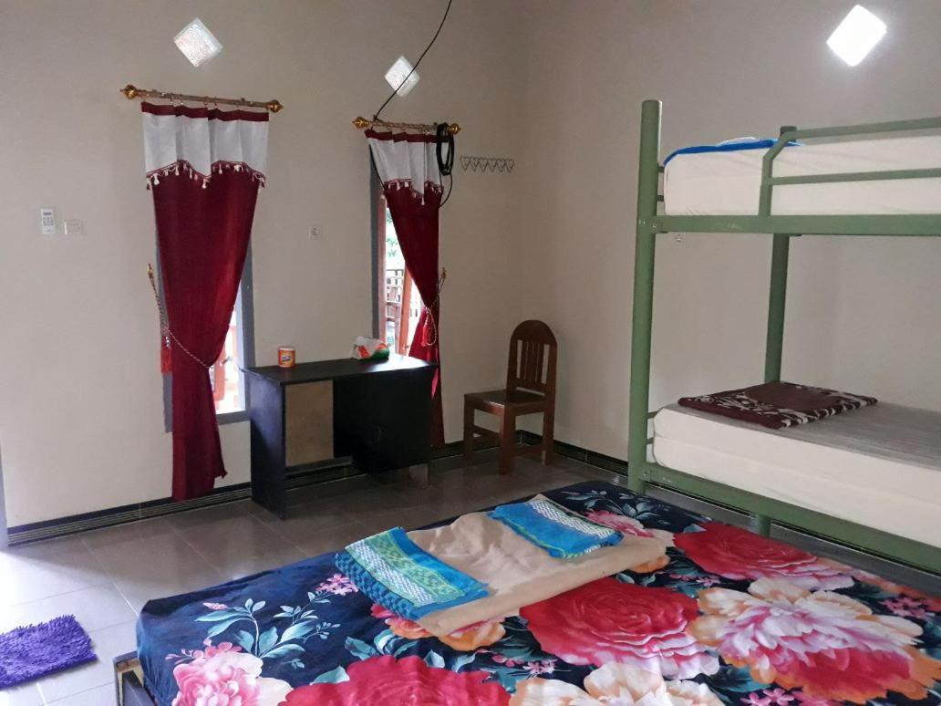 Red Island Bungalows Pasanggaran Zimmer foto